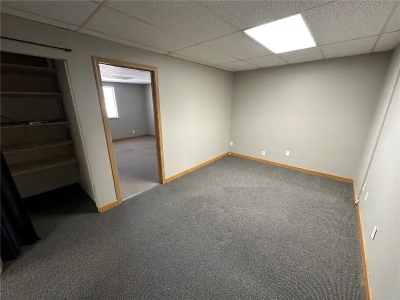 Flexible Office Suites Available with Customizable Configurations in Prime Location
