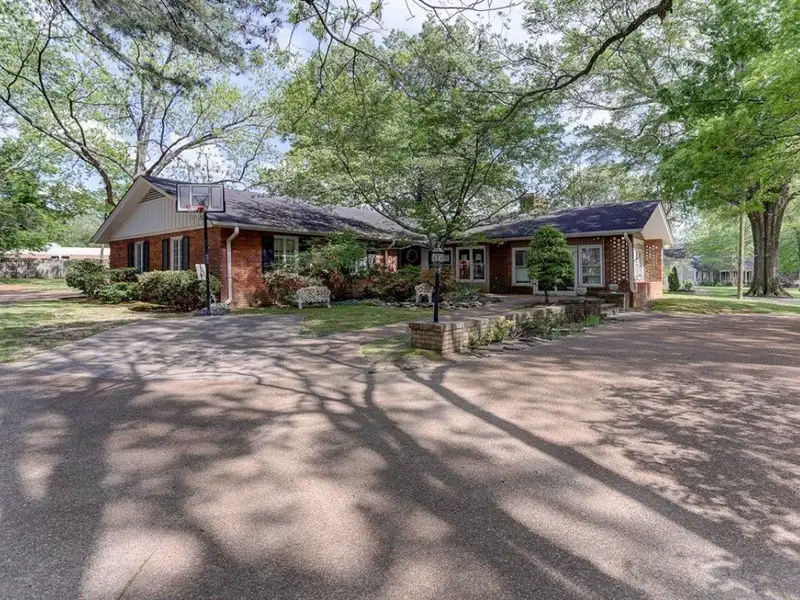 Commercial Property for Sale in Germantown with Main Building and Additional Structure