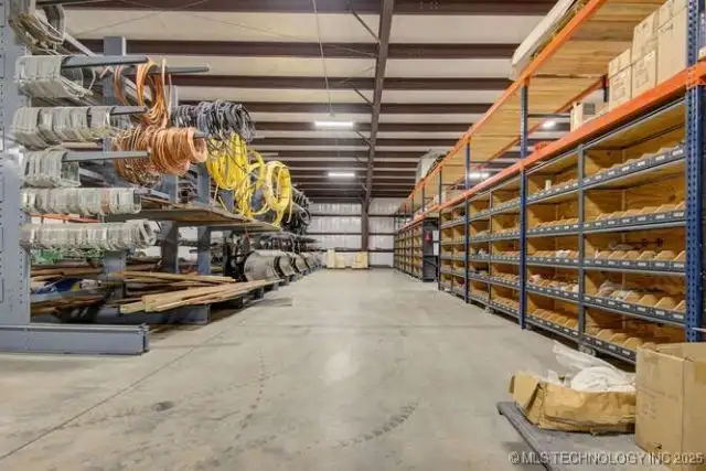 Modern Office/warehouse for Lease in Commercial General Zone - 22,080 Sf Total Space