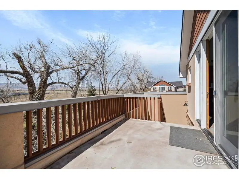 Bright Office Condo with Mountain Views in Niwot, Colorado