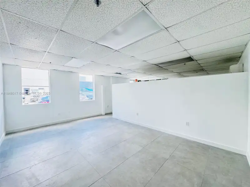 Corner Unit Warehouse with Showroom and Mezzanine in Prime Industrial Location