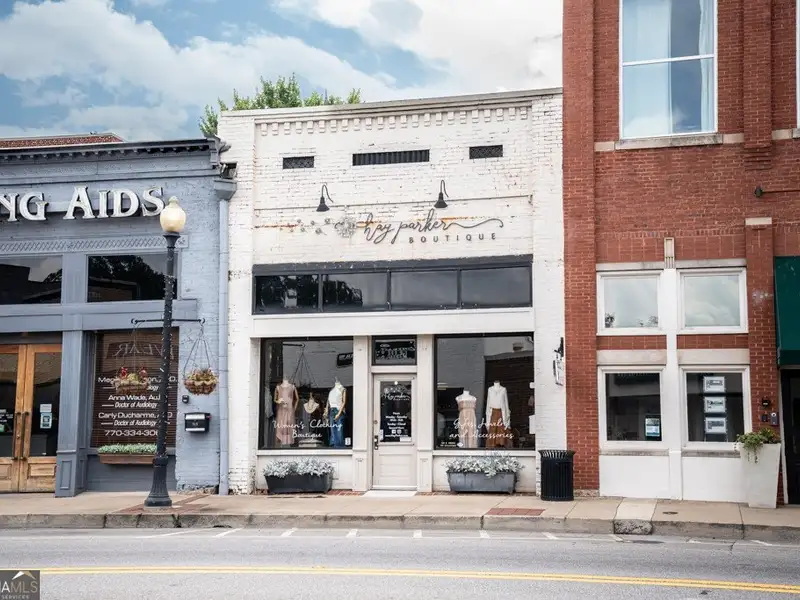 Prime Downtown Cartersville Commercial Property with Retail Space and Rooftop Potential