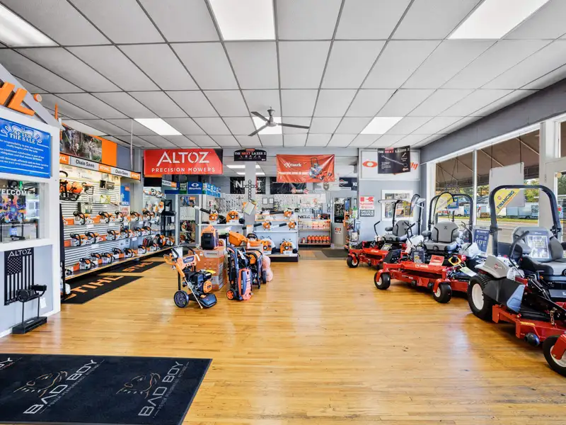 Versatile 9,940 Sq Ft Mixed-use Building on Congress Street, New Market, Shenandoah Valley