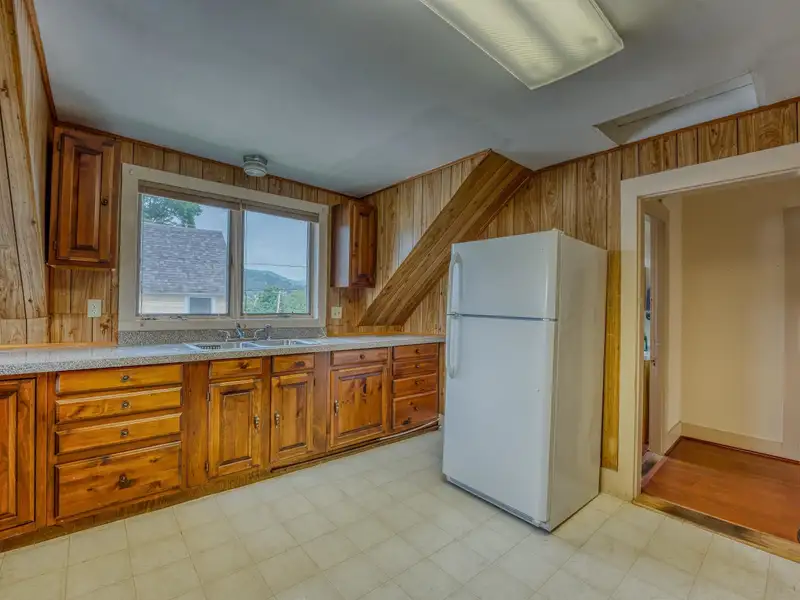 Versatile Mixed-use Property on Cottage Street, Littleton with Office Spaces and Barn