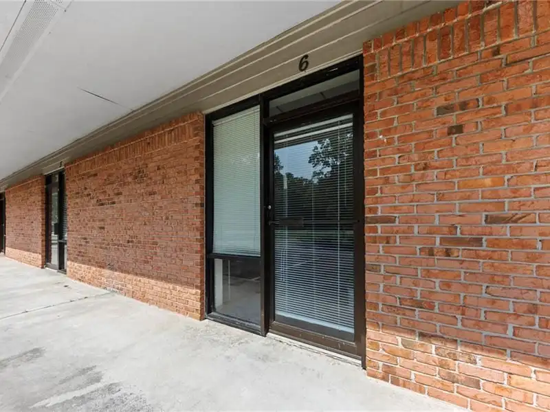 Versatile Commercial Building in Prime Location