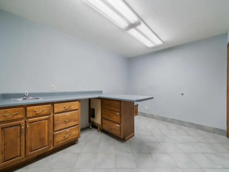 Versatile 3,100 Sq. Ft. Commercial Property Near Hwy 116 and Hwy 21