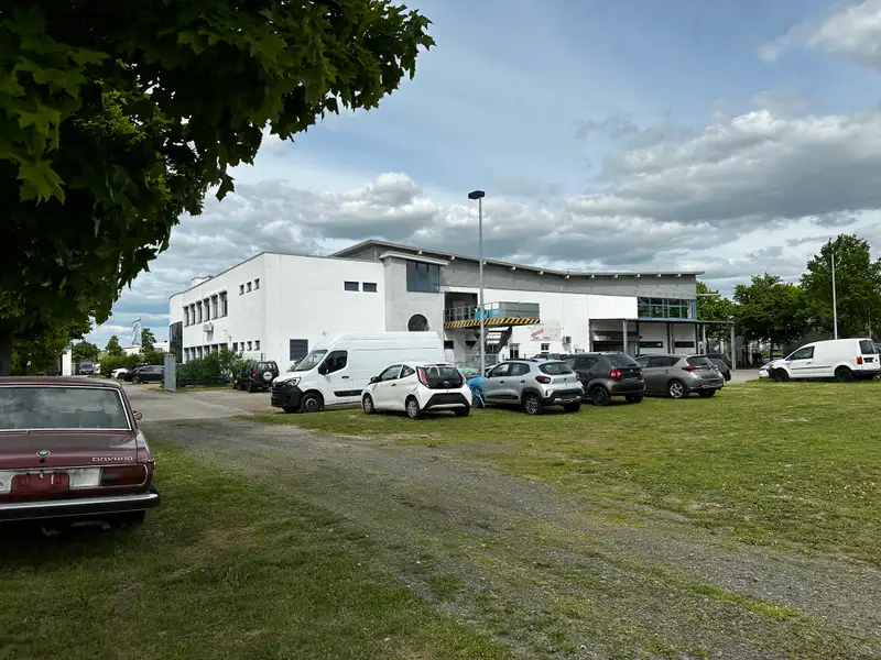Modern Commercial Property with Showroom and Office Space in Prime Location