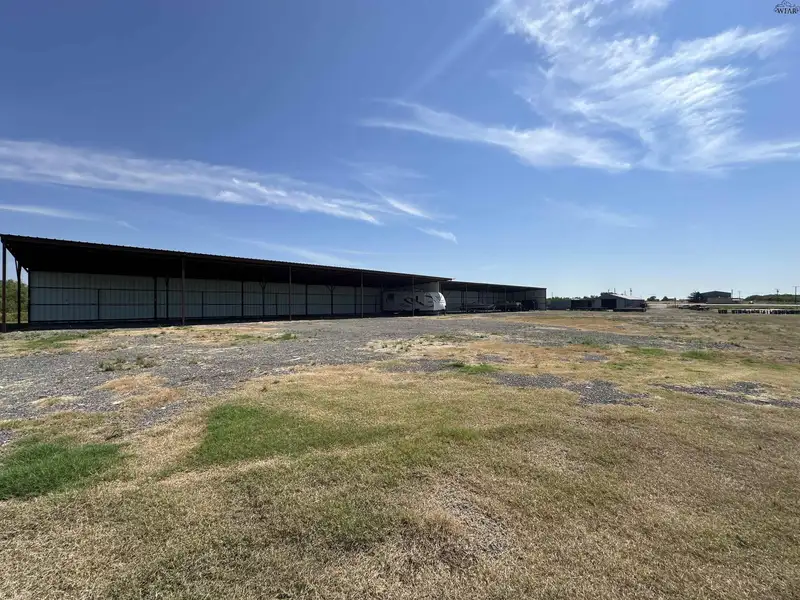 Commercial Property on 5.988 Acres with Warehouse and Storage Facilities