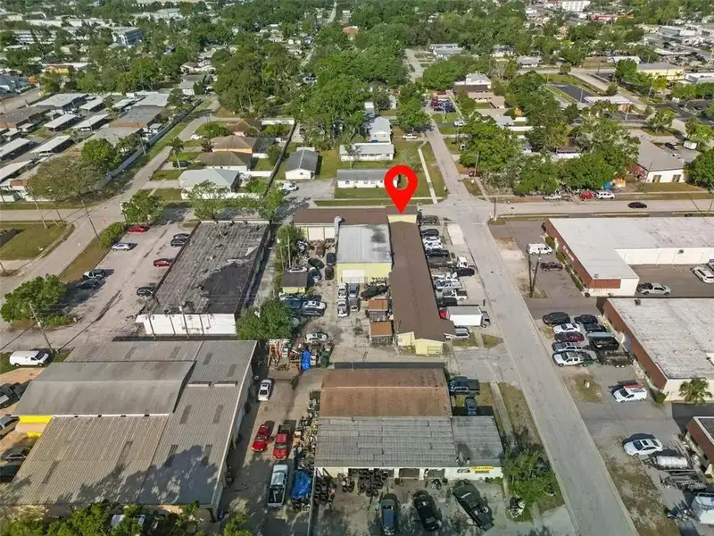 Warehouse for Sale in Pinellas Park, Fl - 8,648 Sq Ft with 26 Roll-up Doors