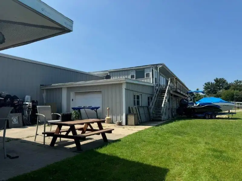 Premier Full-service Marina with 95 Slips on Rock River, Direct Lake Access