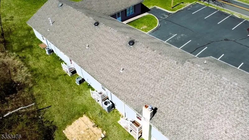 Fully Leased Multi-tenant Office with Garage in Professional District