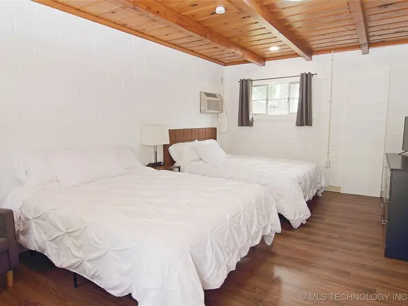 Historic 25-unit Resort on Hwy 51 Near Lake Fort Gibson, Wagoner, Oklahoma
