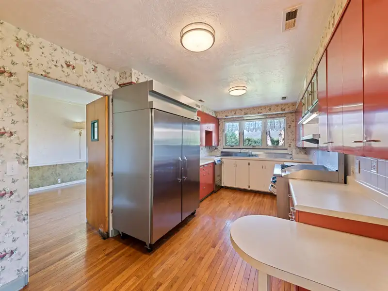 Ranch-style Estate Near Waynesville Inn, 5br/6.5ba, Ideal for Boutique Hospitality or Residence