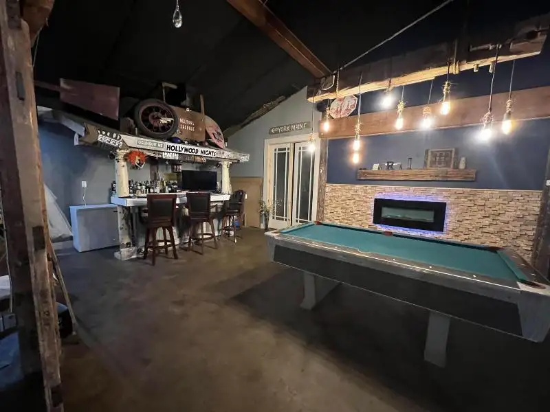 Versatile Mixed-use Property with Office Space and Storage in Residential Area
