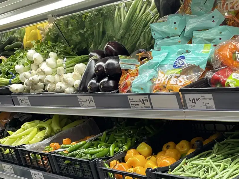 Established Grocery Store in Community Heart, Prime Location with Growth Potential