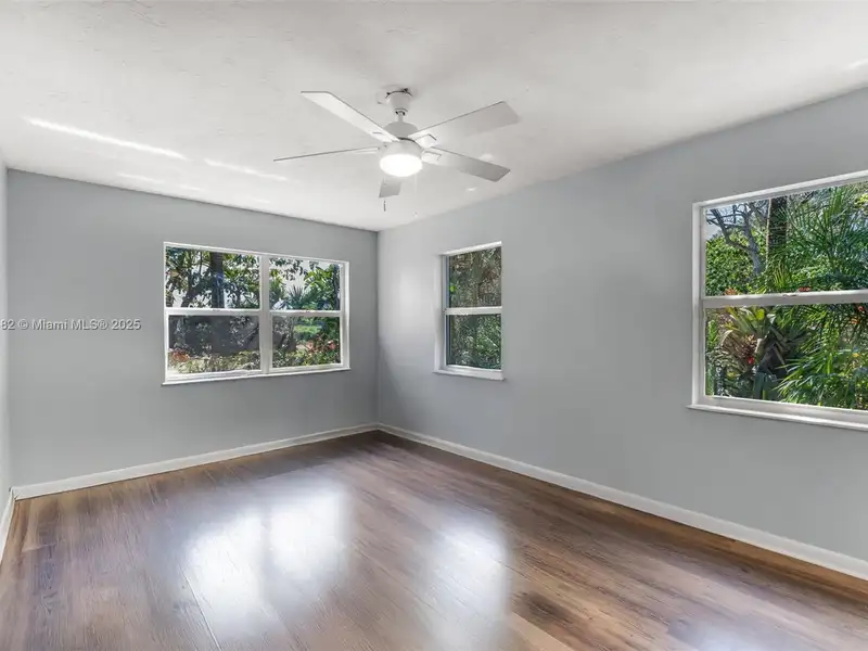 Remodeled 5-bedroom Home on 1 Acre in Redlands Near National Parks