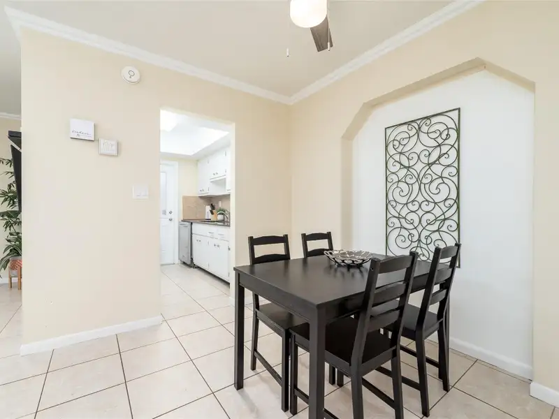 Turnkey 6-unit Airbnb Property in Prime Wilton Manors - Fully Renovated and Furnished