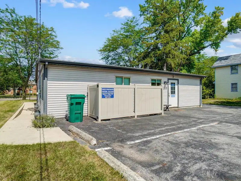 Standalone Commercial Building with Office Suite in Prime Hilliard Location