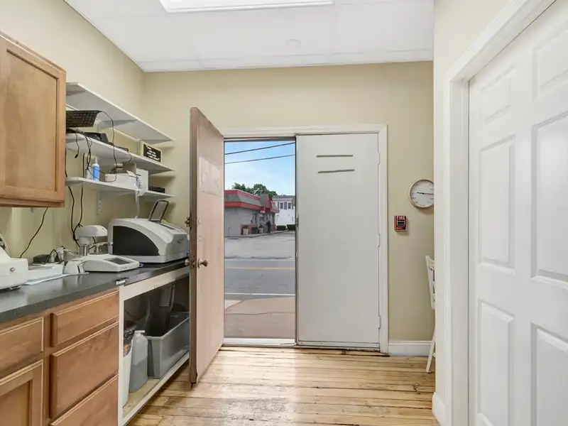Versatile Retail Space for Lease in Downtown with High Visibility and Multiple Rooms