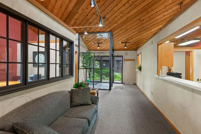 Standalone 3,300 Sf Commercial Building in Stanley Street Medical Arts Plaza, Stevens Point