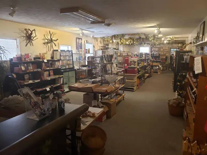 Versatile Retail Gift Shop and Cottages on 7.95 Acres with Mountain Views