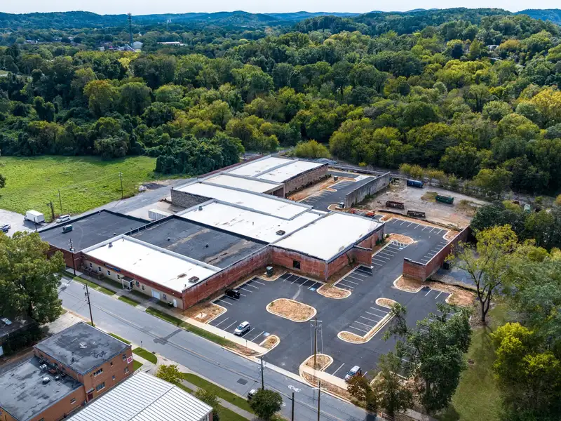Renovated Cotton Warehouse for Lease in Prime Location with Unique Architectural Features