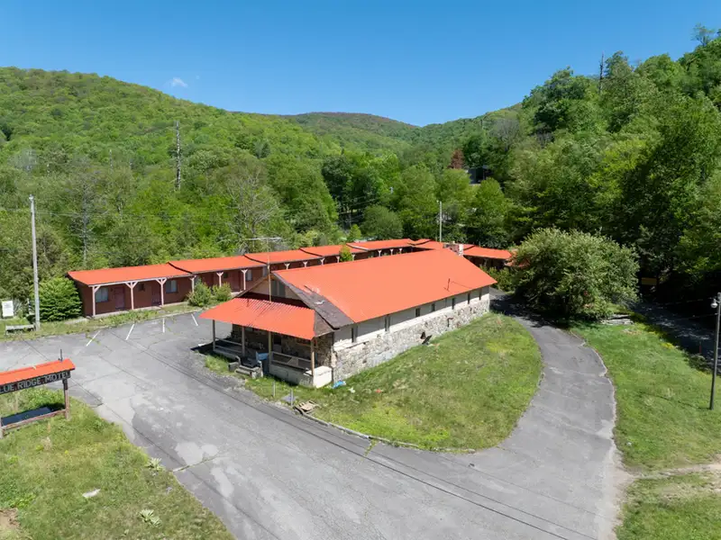 Investment Opportunity: 15-unit Motel in Blue Ridge Mountains Near Gatlinburg and Pigeon Forge