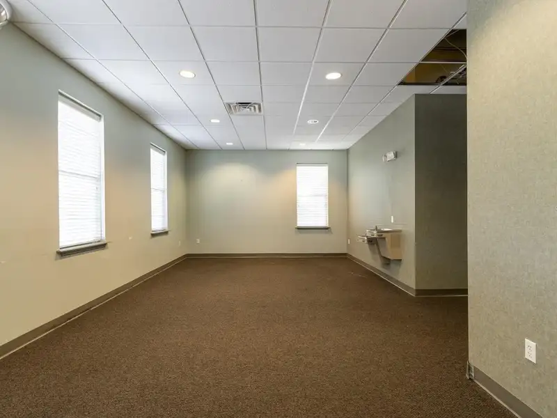 Freestanding Medical Office Near North Florida Regional Medical Center with Multiple Exam Rooms