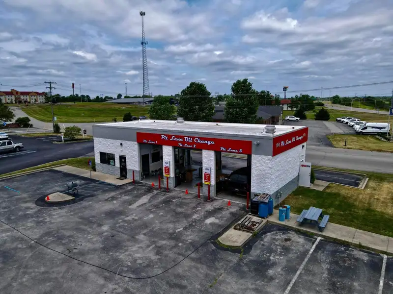 High-traffic B-3 Zoned Commercial Property on Lexington Rd. with Automotive Facility