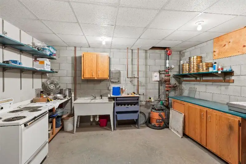 Standalone 3,300 Sf Commercial Building in Stanley Street Medical Arts Plaza, Stevens Point