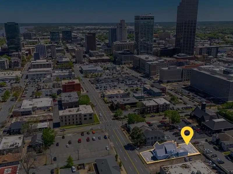 Remodeled Commercial Building Near I-630, Downtown Little Rock – Ideal for Office or Apartment