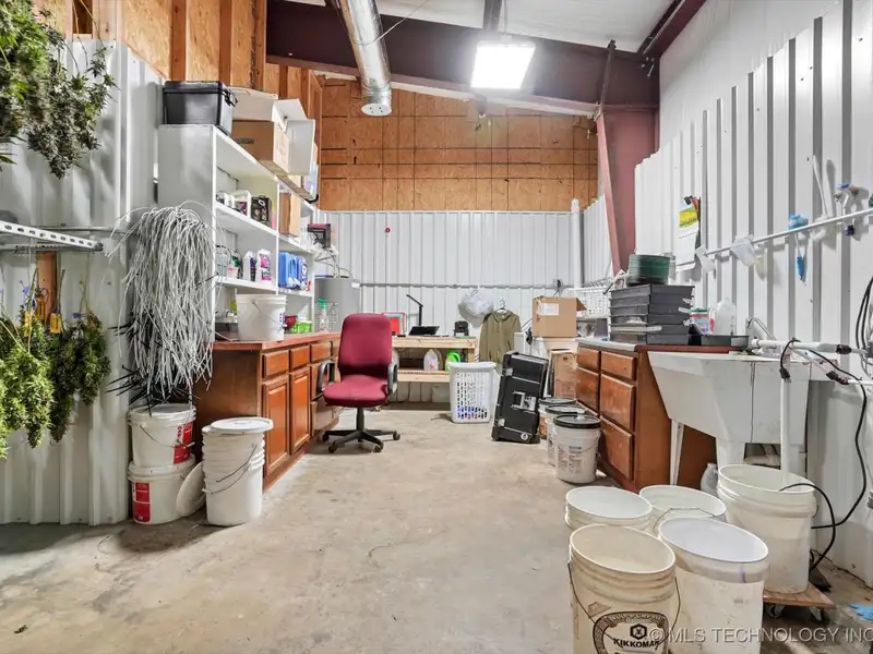 Modern Industrial Property on 9 Acres with Versatile Space and Expansion Potential