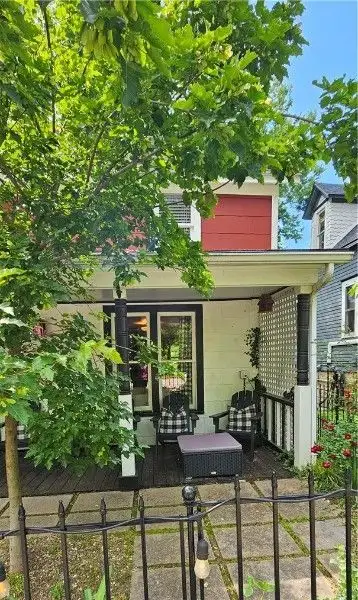 Charming Airbnb Cottage on Historic Loop with Upgrades and Large Entertaining Deck