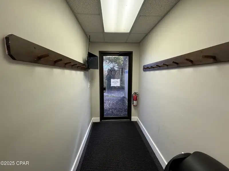 Commercial Office Building for Lease in Central Panama City, Ideal for Charter School or Medical Use