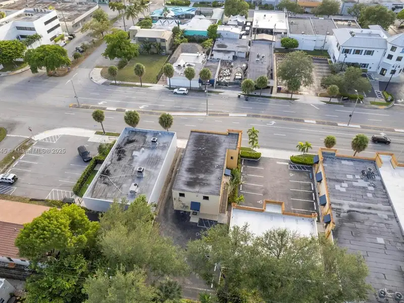 Modern 853 Sf Office Suite in Prime Fort Lauderdale Location with Parking