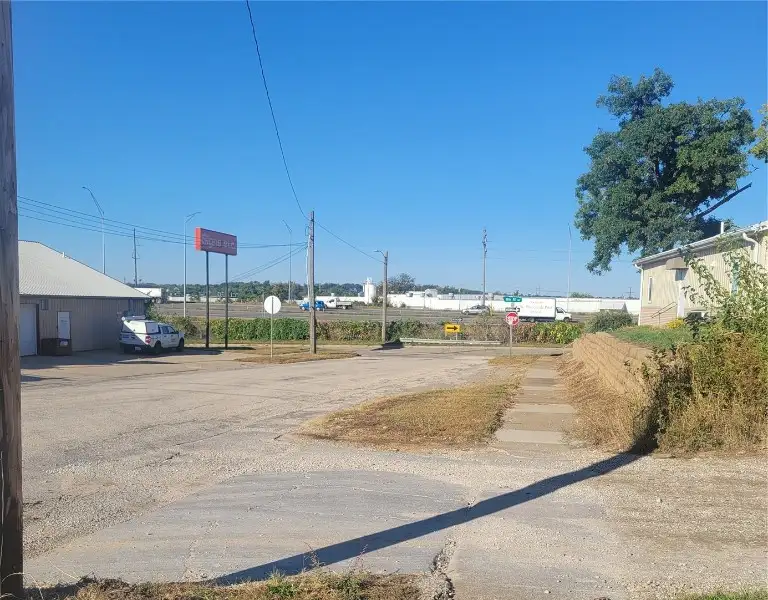 Clean 960 Sq Ft Warehouse for Rent with Bathroom and Utilities, Easy I-380 Access
