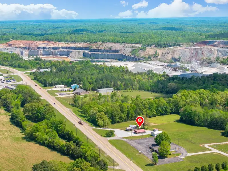 Commercial Restaurant on 3.4 Acres in Parsons, Tn with Highway Frontage and Modern Amenities