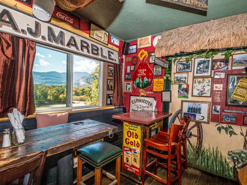 Irish Pub and Restaurant with Mountain Views on 1.64 Acres in North Conway
