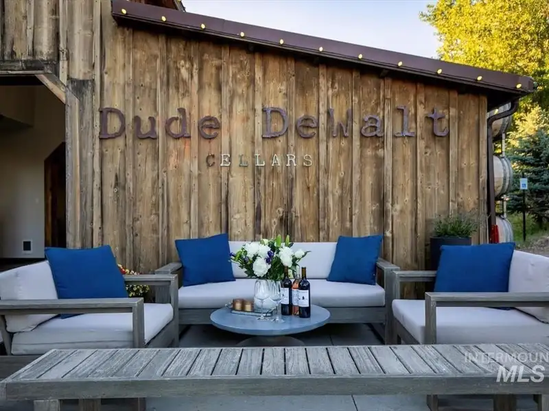 Hilltop Winery and Event Center with Custom Home and 360-degree Views in Eagle, Idaho
