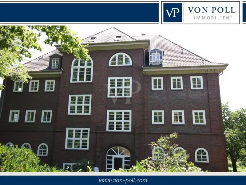 Investment Opportunity: Well-maintained Seminar Facility on 8,429 M² in Bad Pyrmont