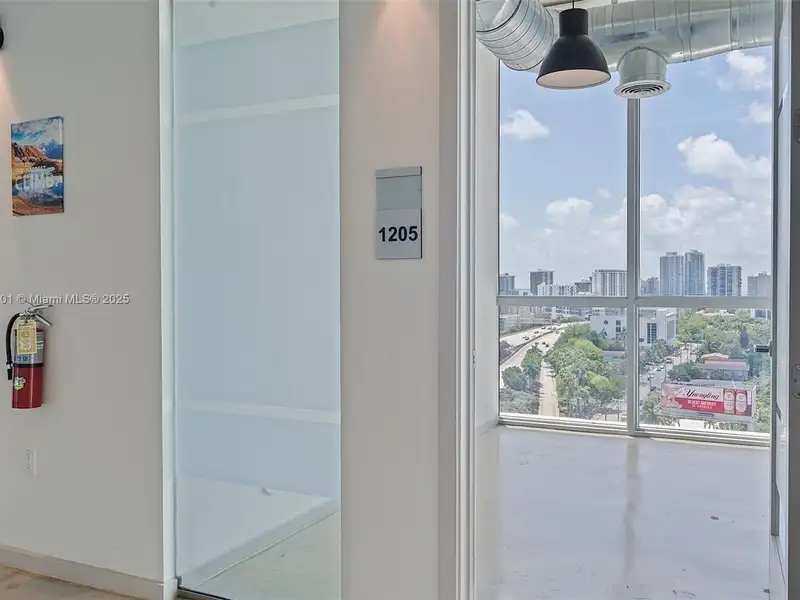 Professional Office Space for Lease in Brickell - 85 Sf with City Views