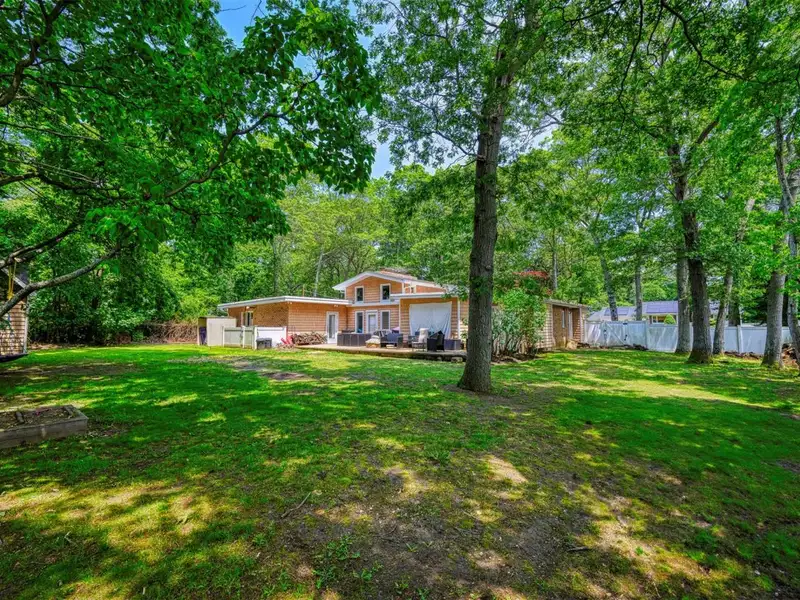 Unique Multi-use Property with Dental Practice and 2+ Bedroom Apartment in Prime Location