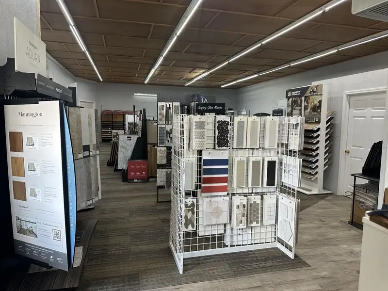 Large Commercial Building on Highway 412e in Parsons with 15,000+ Sq Ft Space