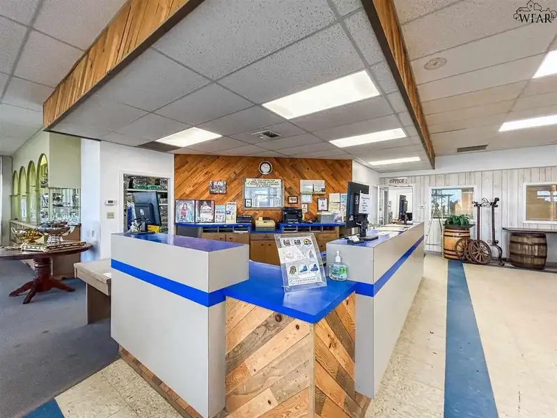 Versatile Commercial Property with Retail Space and Warehouse Near Major Highways