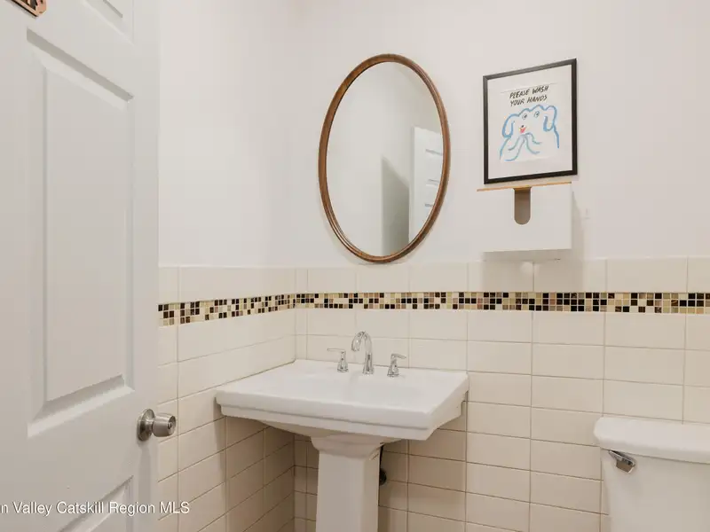 Mixed-use Commercial Property with Vintage Diner and Deli in Elizaville, Hudson Valley