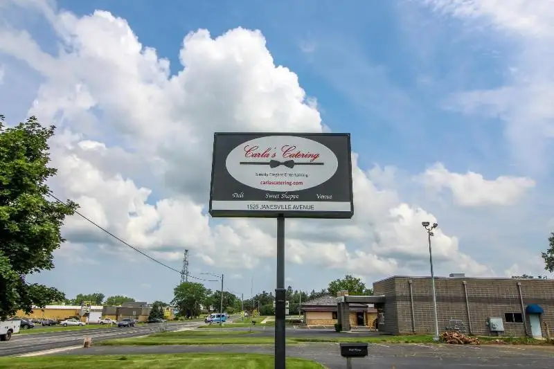 Turn-key Restaurant Building on 1.58 Acres with Ample Parking and Kitchen Facilities