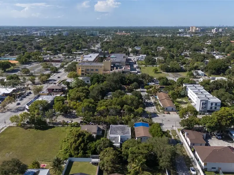 5-unit Multifamily Property in Miami's Opportunity Zone with Development Potential and Upgrades