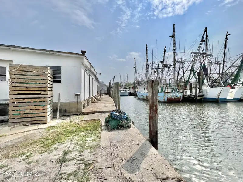 Prime Waterfront Mu-1 Development Opportunity in Historic Oriental, Nc with Deepwater Dockage