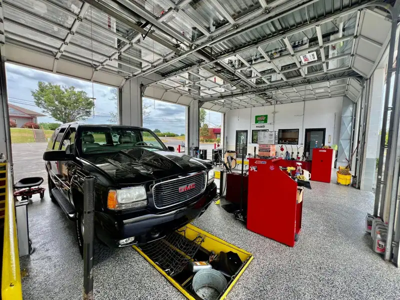 High-traffic B-3 Zoned Commercial Property on Lexington Rd. with Automotive Facility