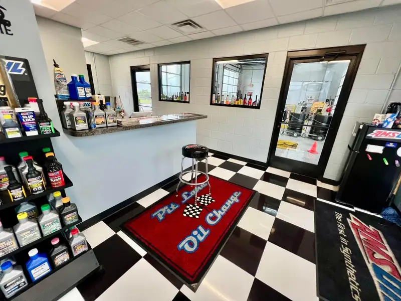 High-traffic B-3 Zoned Commercial Property on Lexington Rd. with Automotive Facility